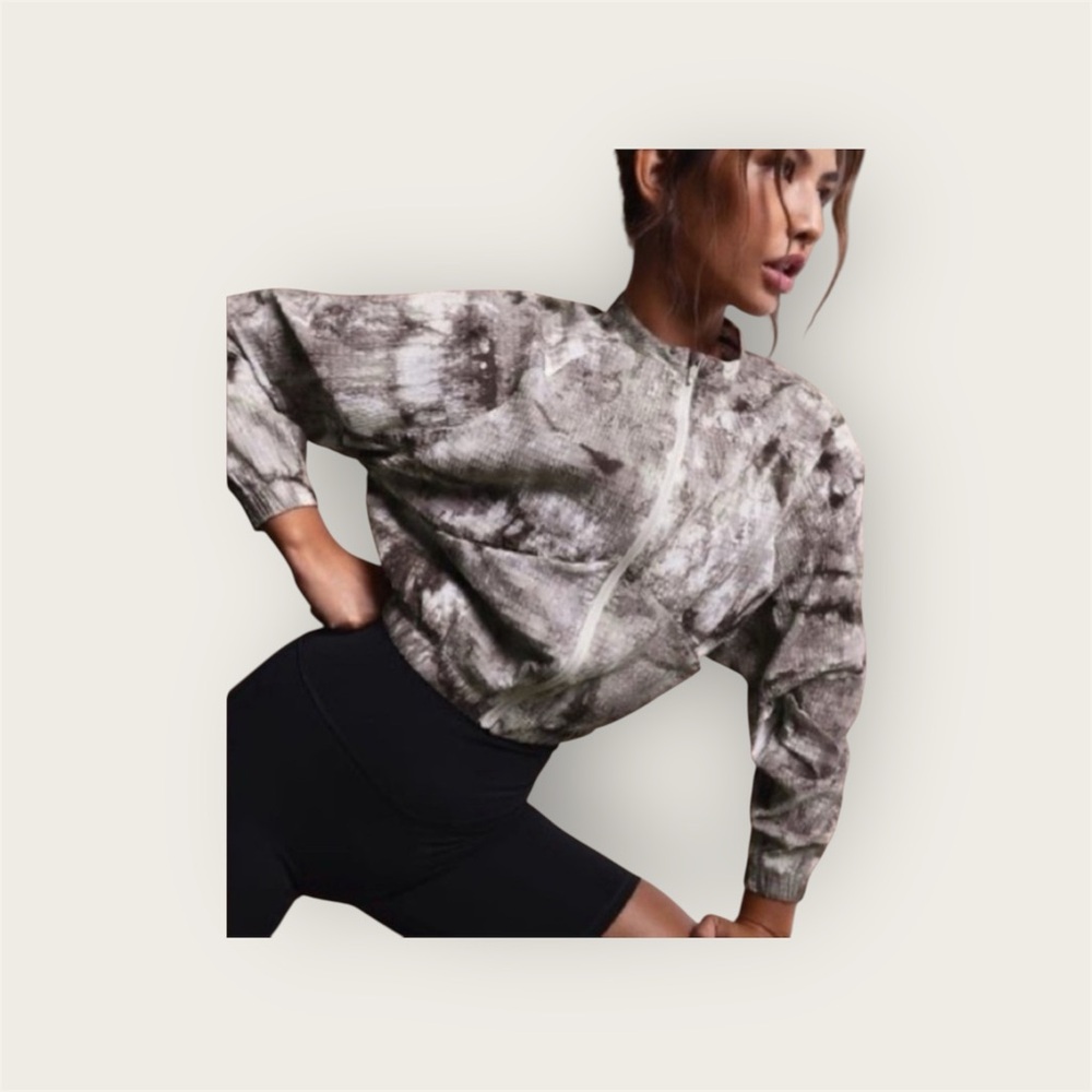 Gymshark Elevate Woven Crop Jacket Full Zip Front Pockets Long Sleeve Medium